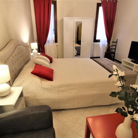 Central And Spacious Apartment ヴェネツィア エクステリア 写真
